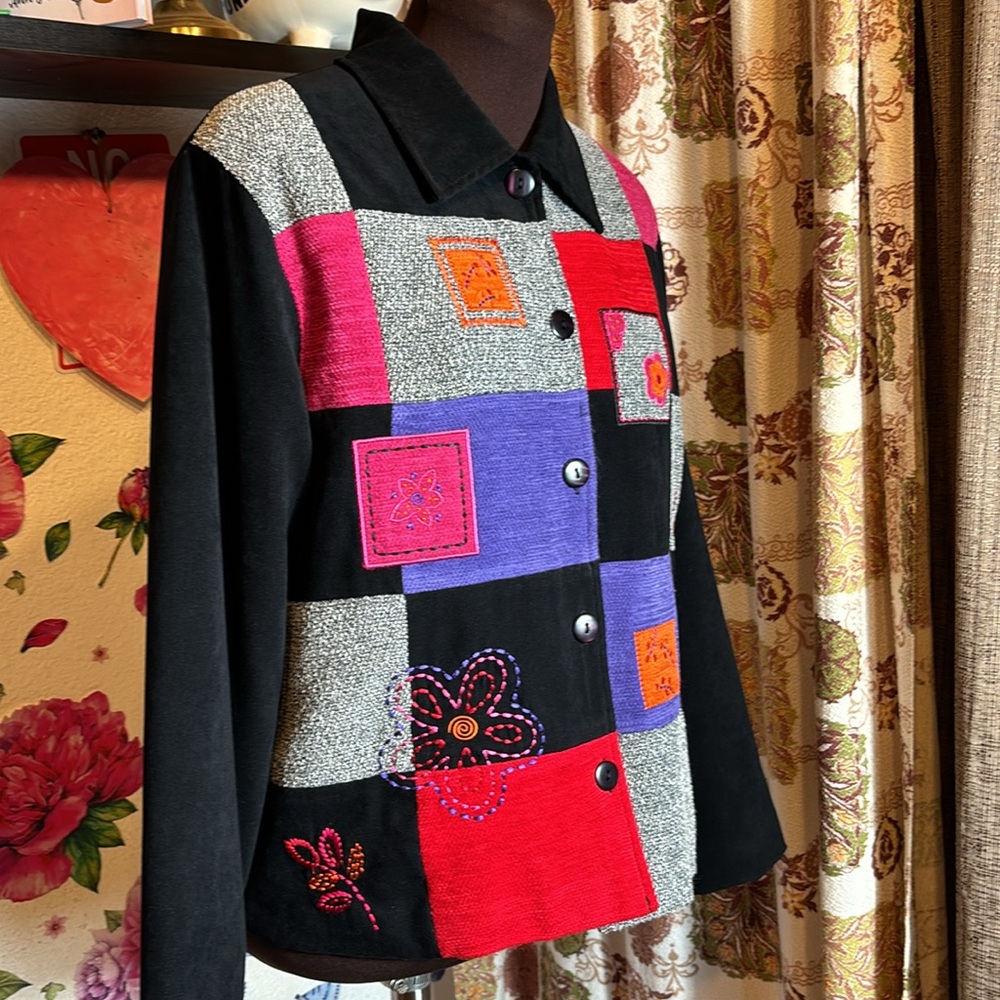 Vintage 1990’s Koret Petite, long sleeve black velvet/multicolor blazer. Size MP
